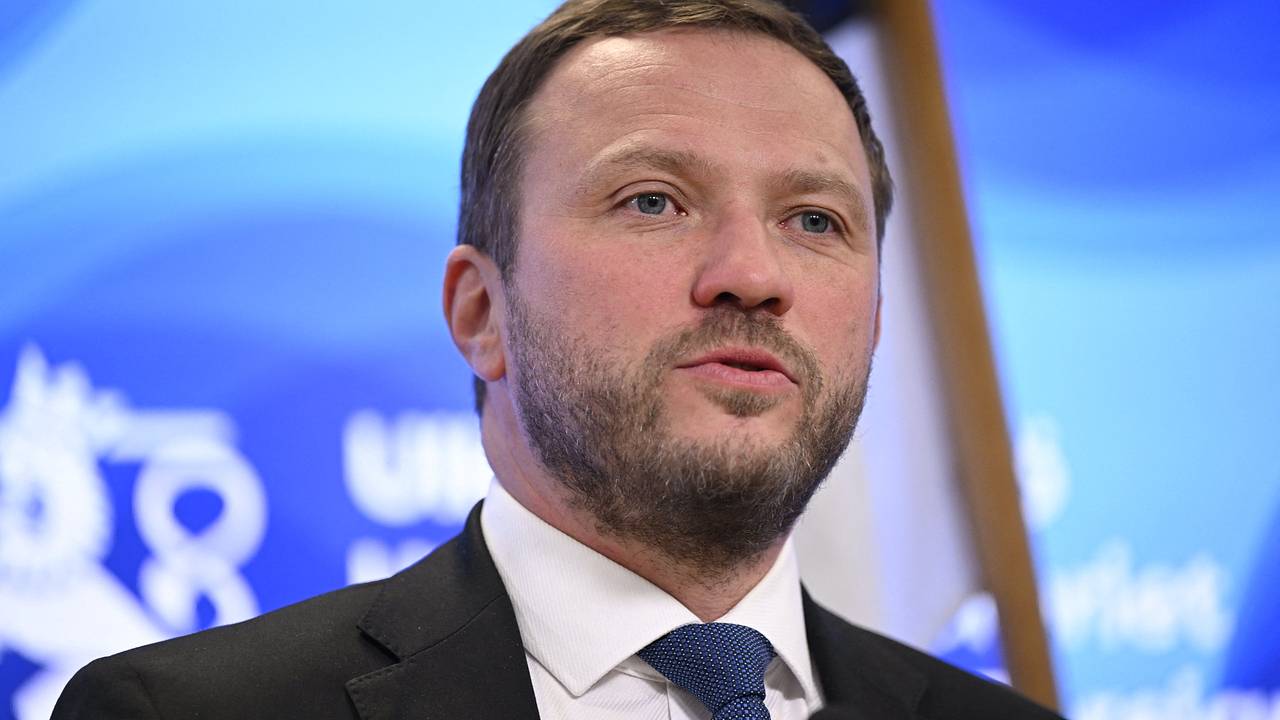 Главе МИД Эстонии стало стыдно