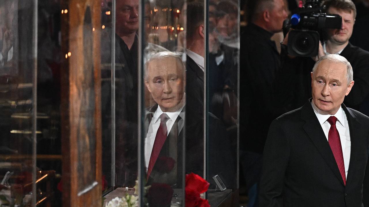 Путин поздравил россиян с Пасхой
