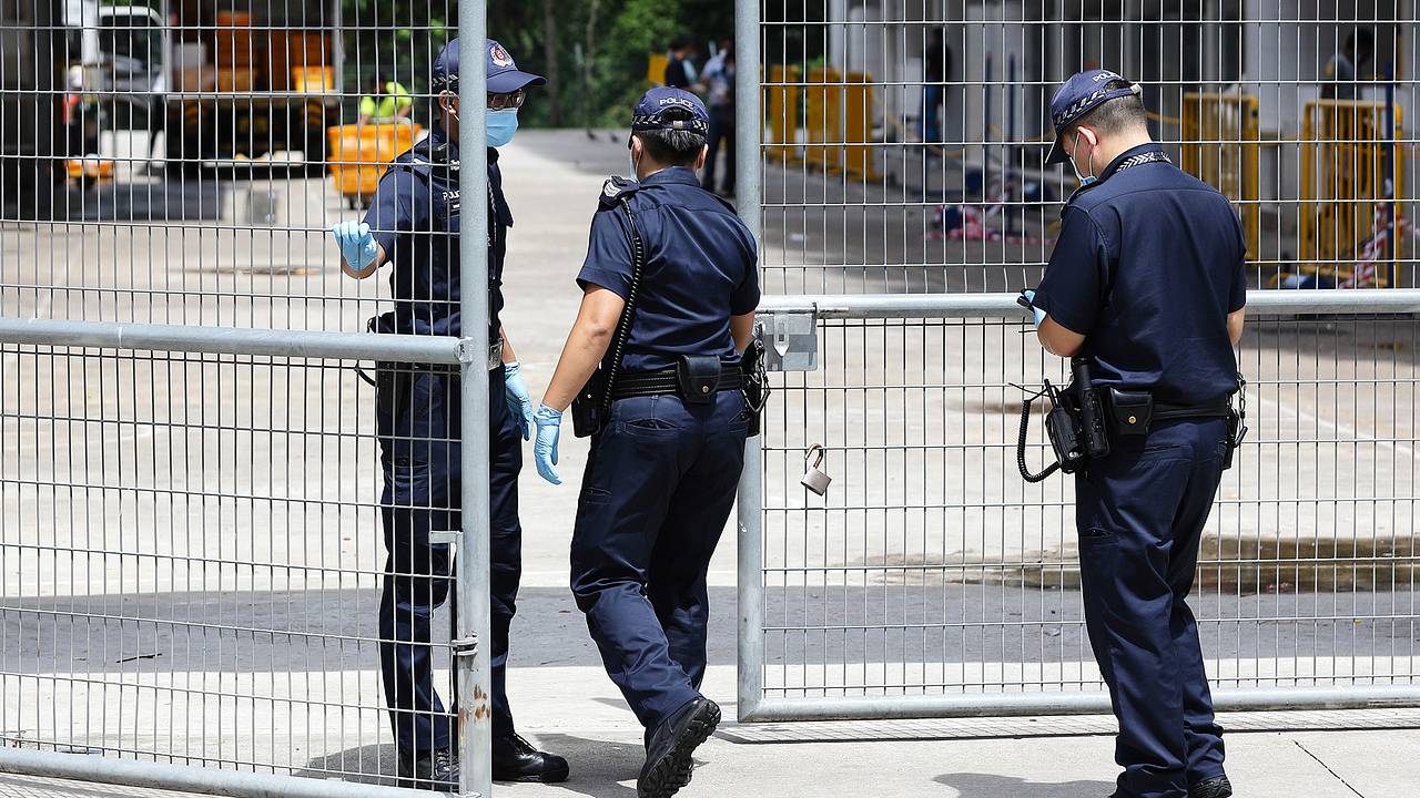30-летнюю женщину обвинили в сексе с 15-летним подростком