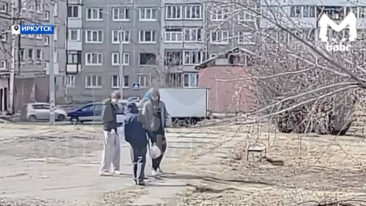 Россияне пожаловались на устроивших стрельбище во дворе подростков