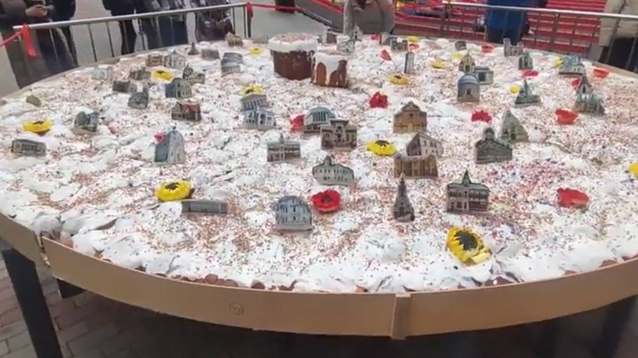 В российском регионе приготовили 600-килограммовую «Царь-Пасху»