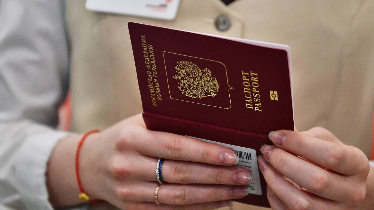 Россиянка лишилась отпуска за границей из-за ошибки в загранпаспорте и засудила МВД Россиянка лишилась отпуска за границей из-за ошибки в загранпаспорте и засудила МВД