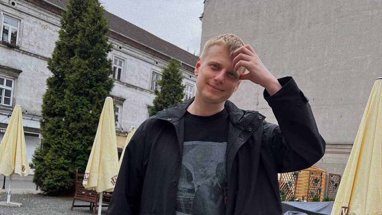 Лишенный гражданства России комик рассказал о проблемах с концертами в европейской стране
