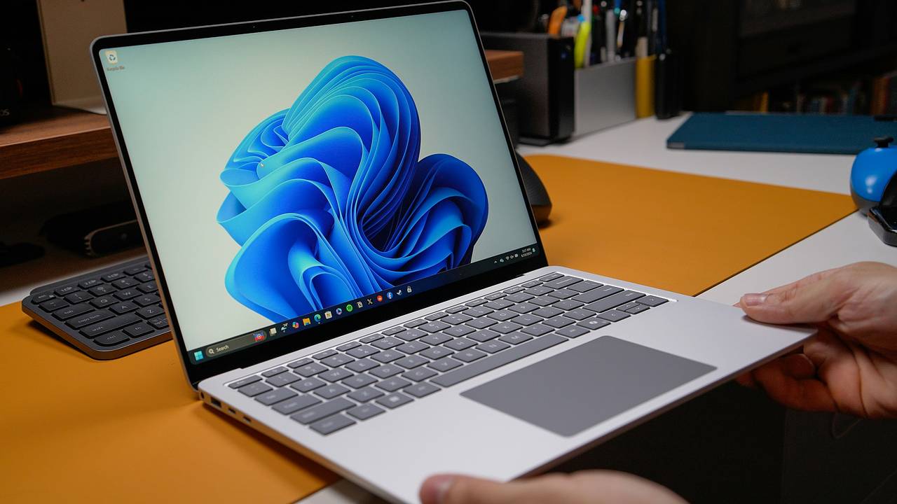 Все компьютеры Microsoft подорожали