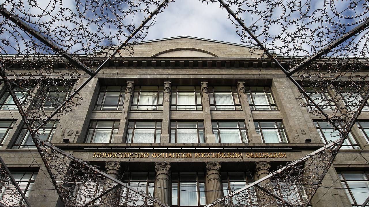 В Минфине допустили обсуждение налога на сверхприбыль осенью