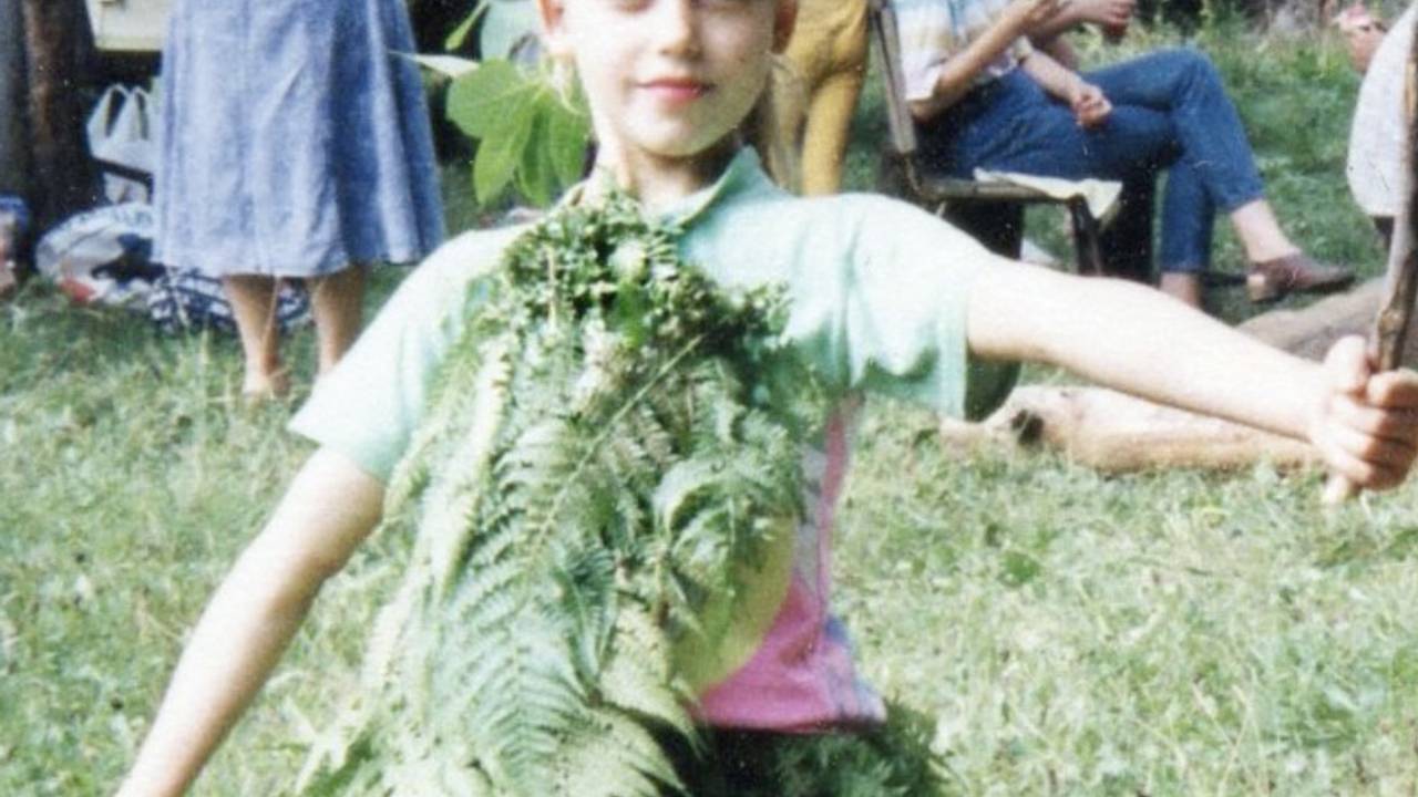 Отметившая 38-летие Кристина Асмус показала внешность на детском фото
