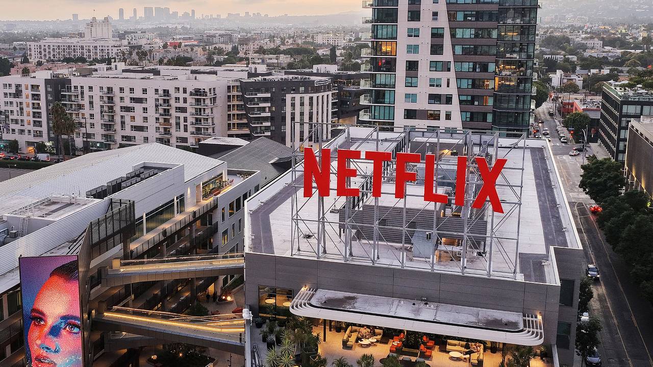 Стоимость акций Netflix обрушилась Стоимость акций Netflix обрушилась