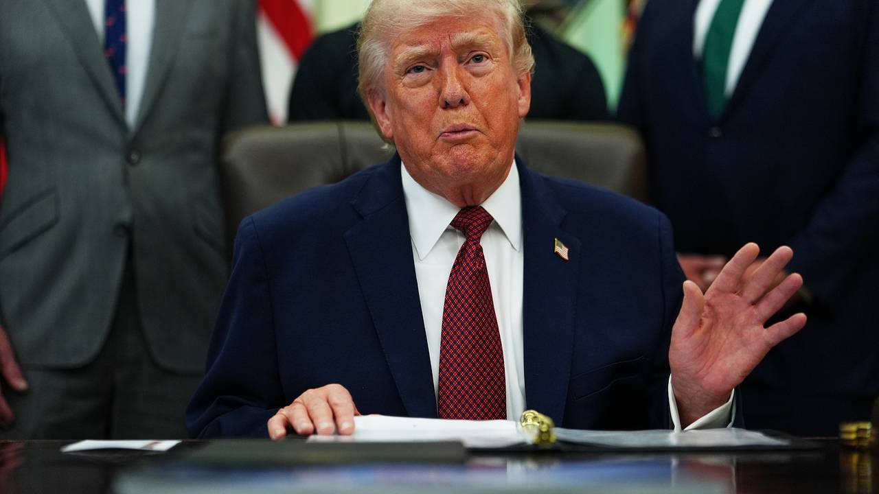 Премьер Испании пообещал «выкрутить руки» Трампу