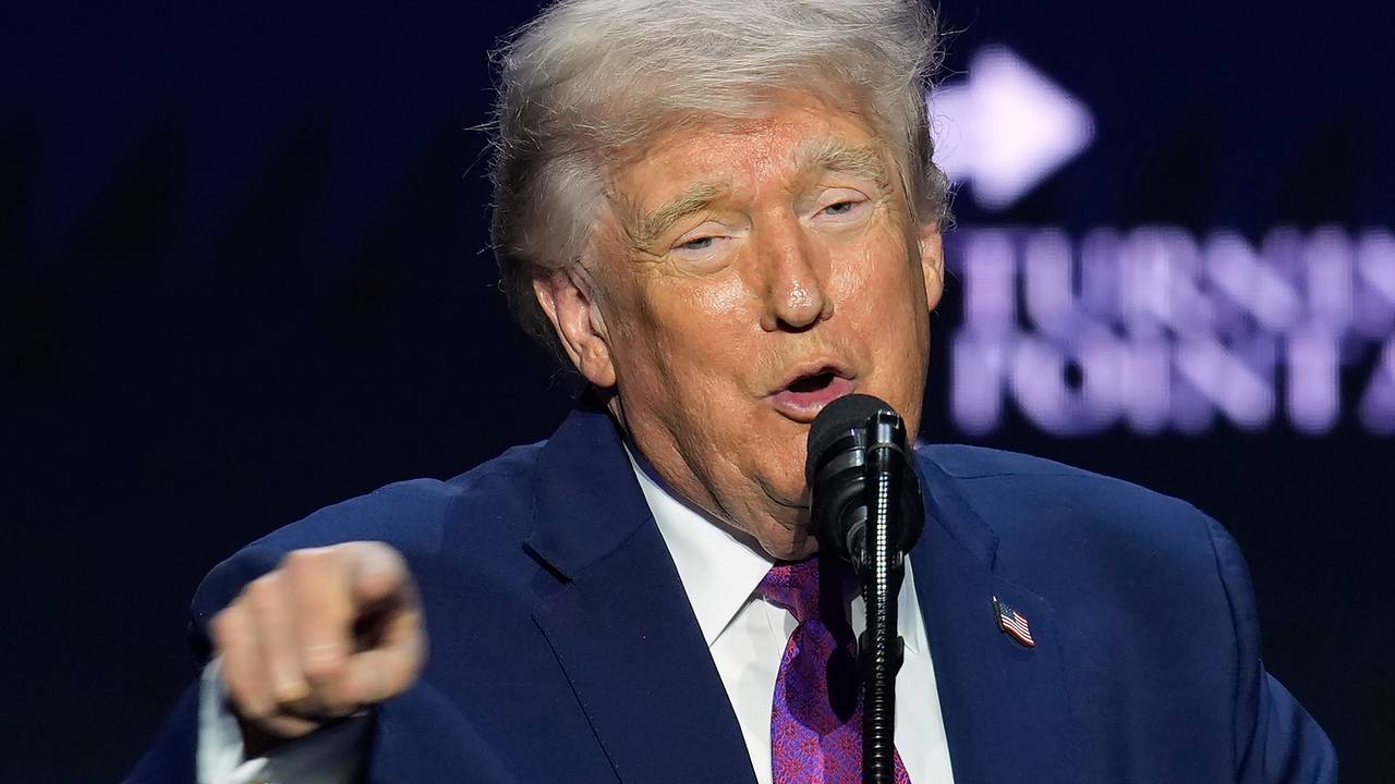 В Совфеде объяснили решение Трампа об ослаблении санкций на российскую нефть