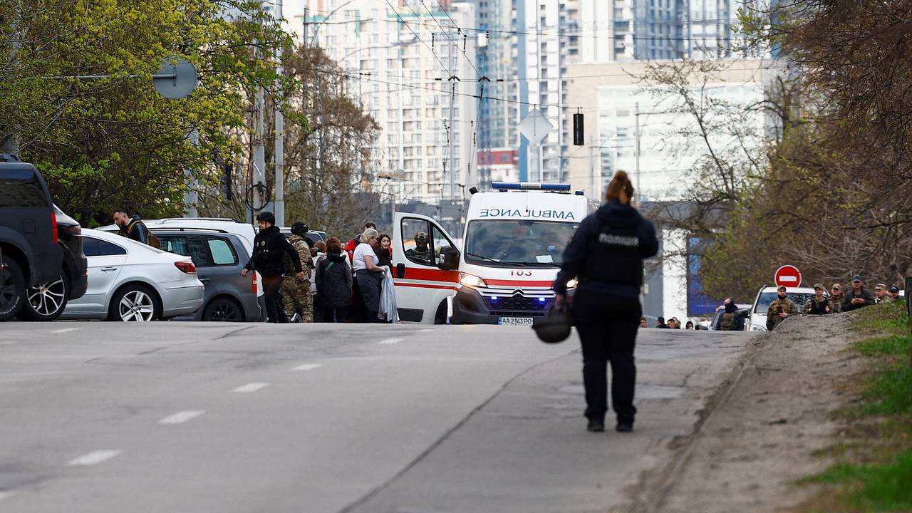 На Украине возбудили уголовное дело в отношении сбежавших от стрелка в Киеве полицейских