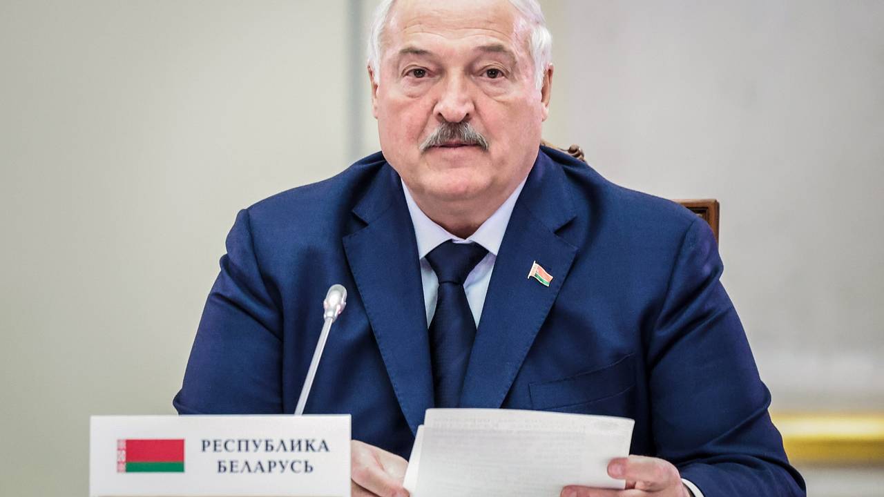Лукашенко сравнил двух лидеров стран с императорами Лукашенко сравнил двух лидеров стран с императорами