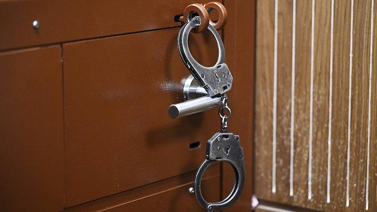 Россиянин изнасиловал девушку и бросил ее в канаве