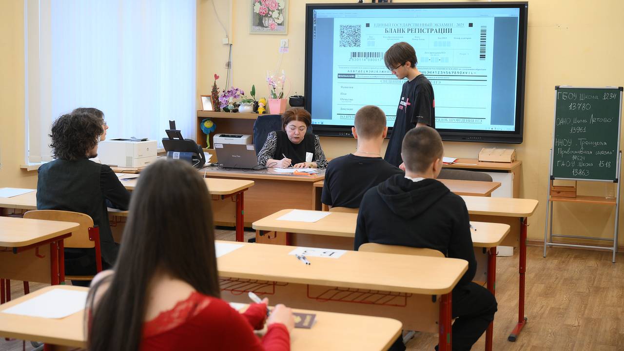 Глава Рособрнадзора назвал самую большую проблему перед внедрением ЕГЭ