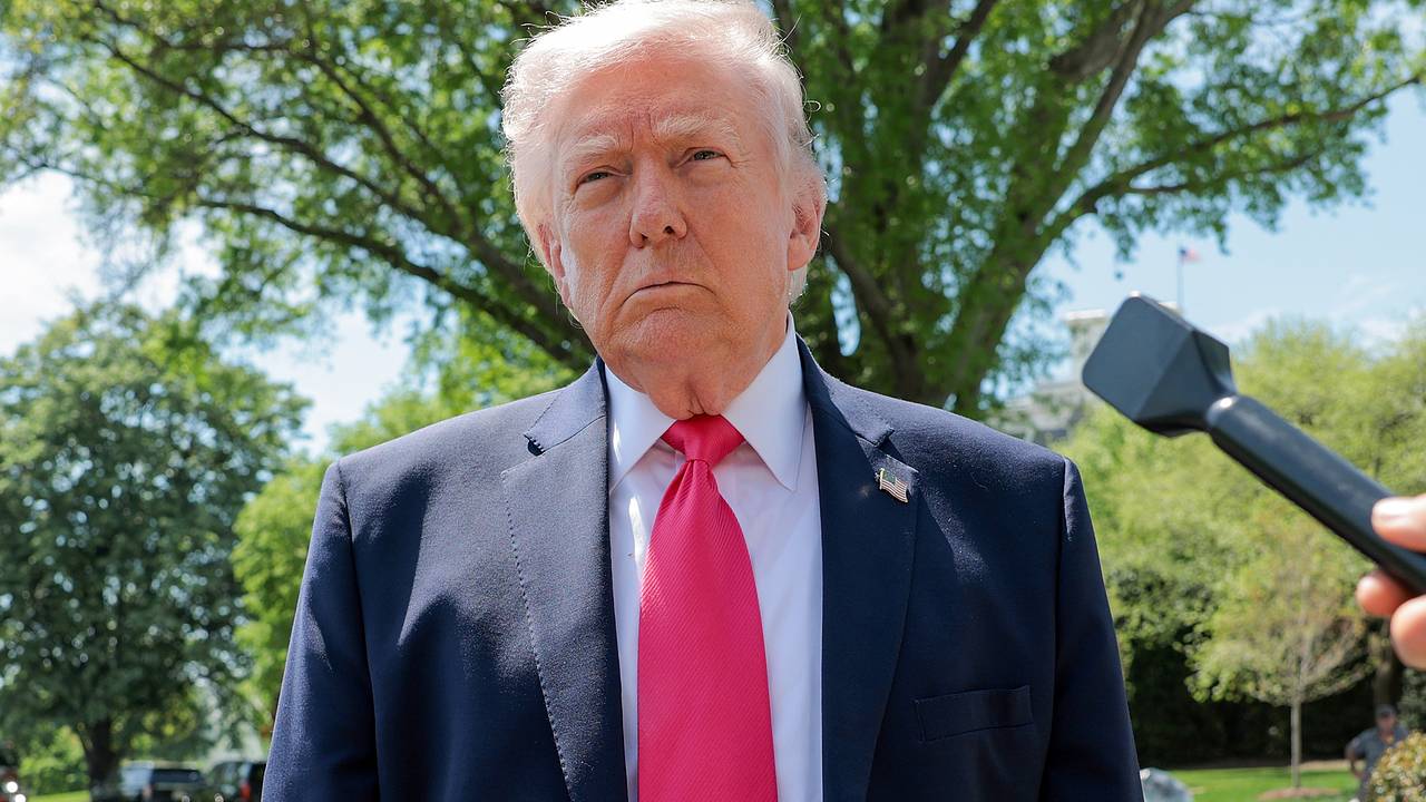 Трамп прокомментировал отставку министра ВМС США