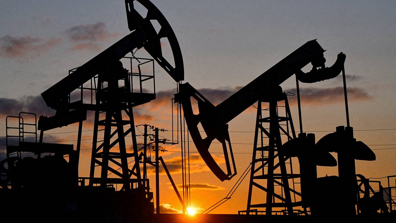 Цены на нефть приблизились к критичной для мировой экономики отметке Цены на нефть приблизились к критичной для мировой экономики отметке