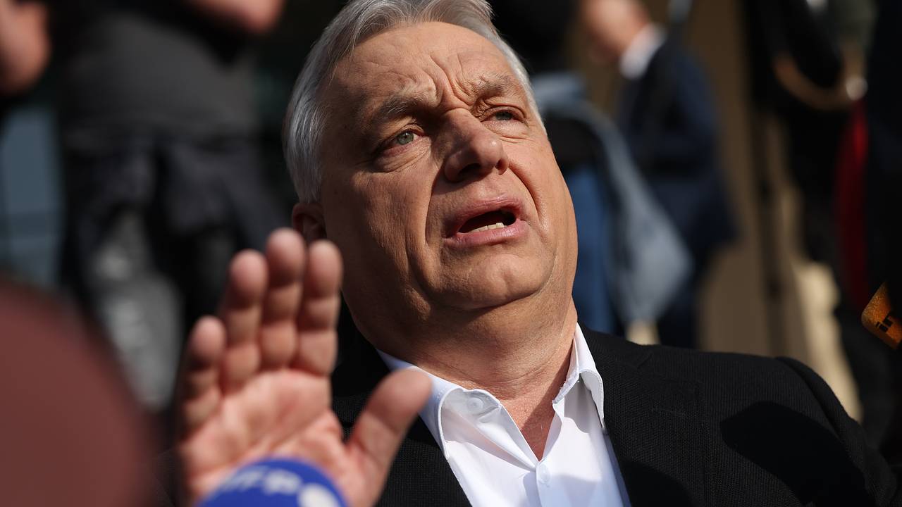 Орбан уйдет из парламента Венгрии