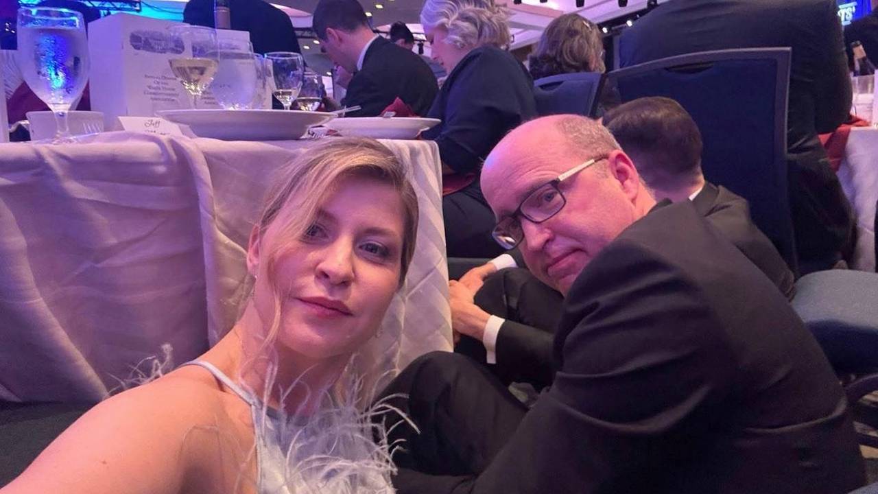 На Западе раскритиковали посла Украины за фото под столом во время покушения на Трампа