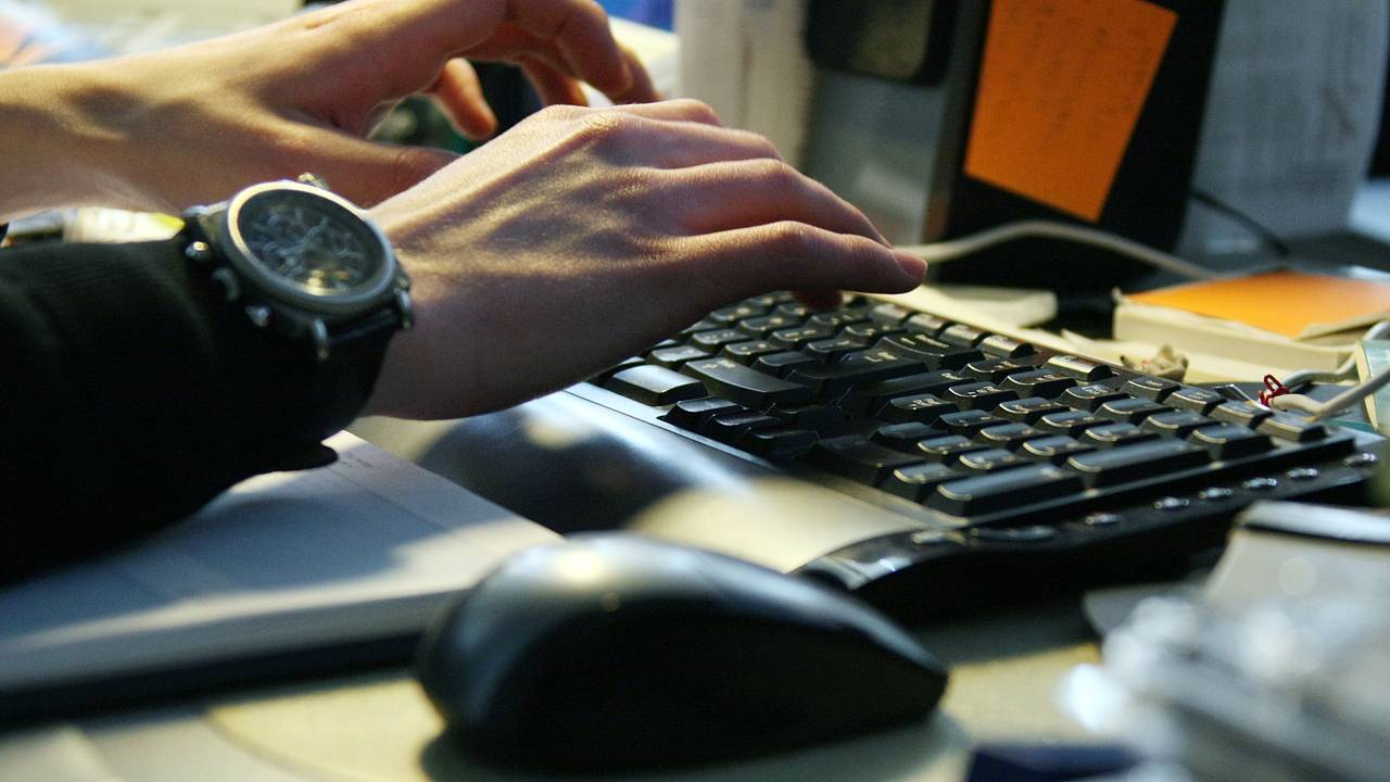 Закрылся Udaff.com — культовый и скандальный сайт 2000-х. Он был территорией свободы и научил россиян говорить на «олбанском» Закрылся Udaff.com — культовый и скандальный сайт 2000-х. Он был территорией свободы и научил россиян говорить на «олбанском»