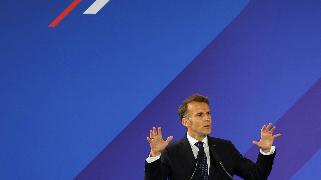 Макрона назвали позором Франции