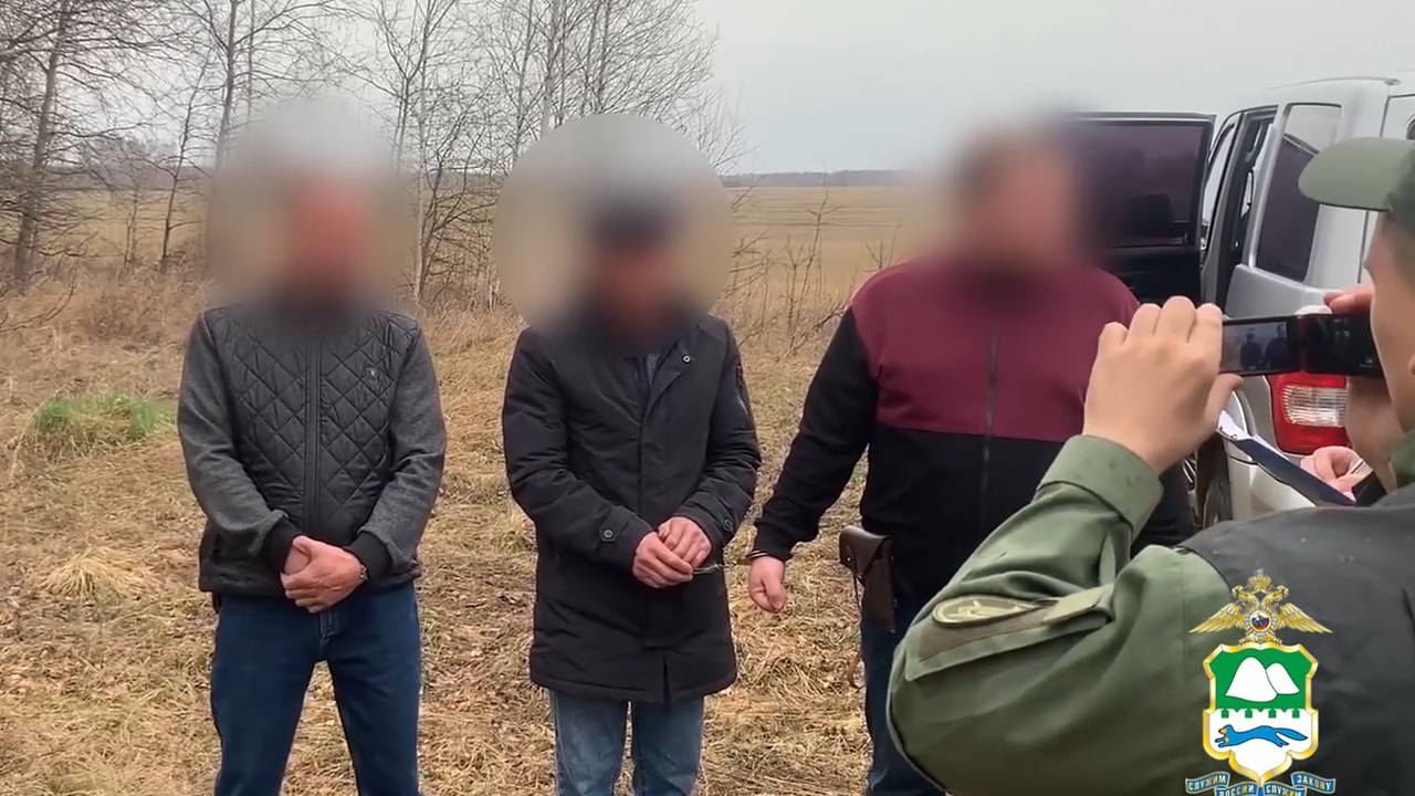 Насильника российской школьницы вычислили среди 60 мужчин и показали на видео Насильника российской школьницы вычислили среди 60 мужчин и показали на видео