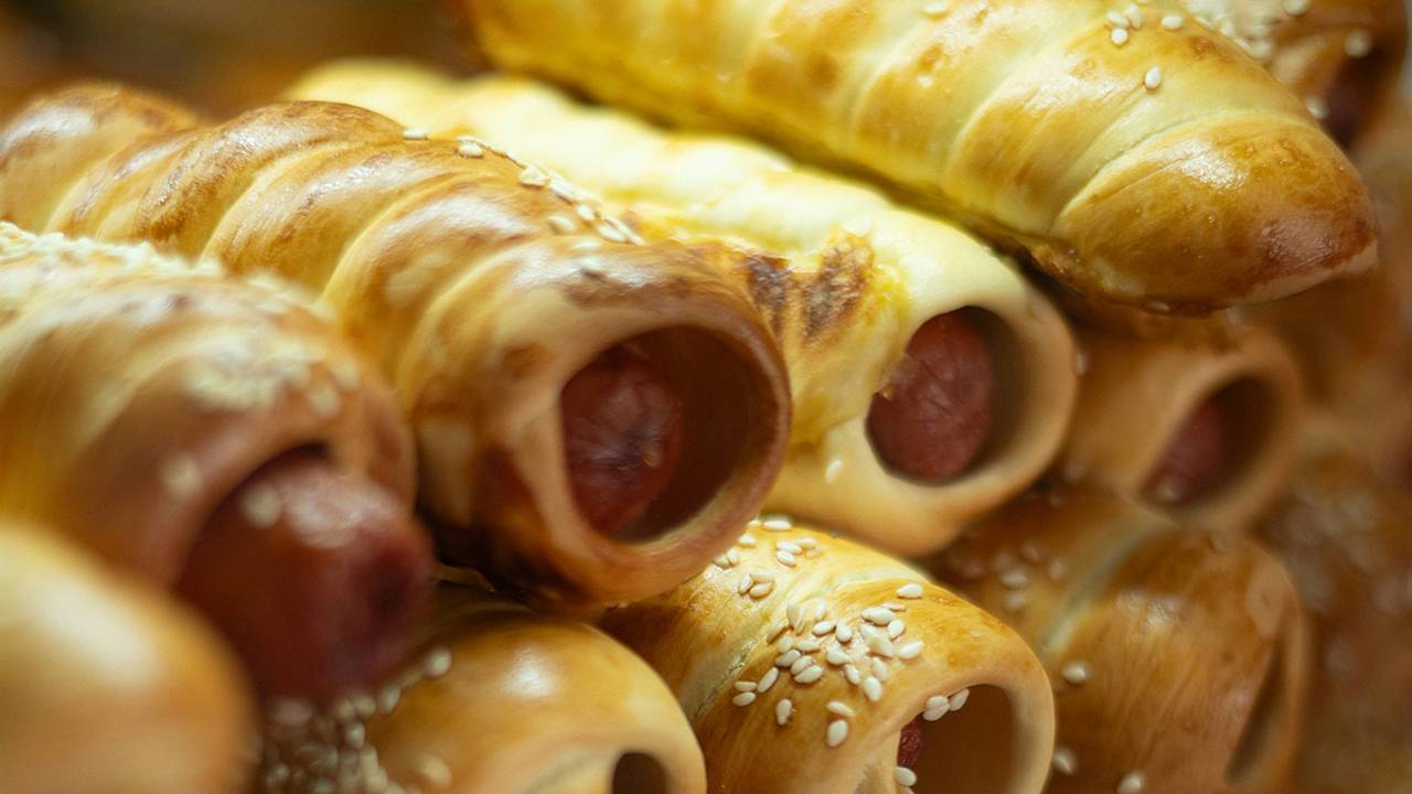 Россиянам назвали самый вредный перекус