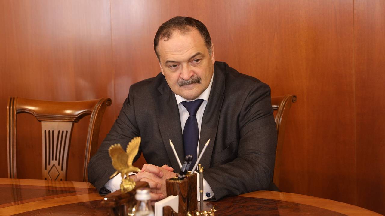 В Дагестане дали пояснение о работе главы региона после информации об увольнении Путиным В Дагестане дали пояснение о работе главы региона после информации об увольнении Путиным