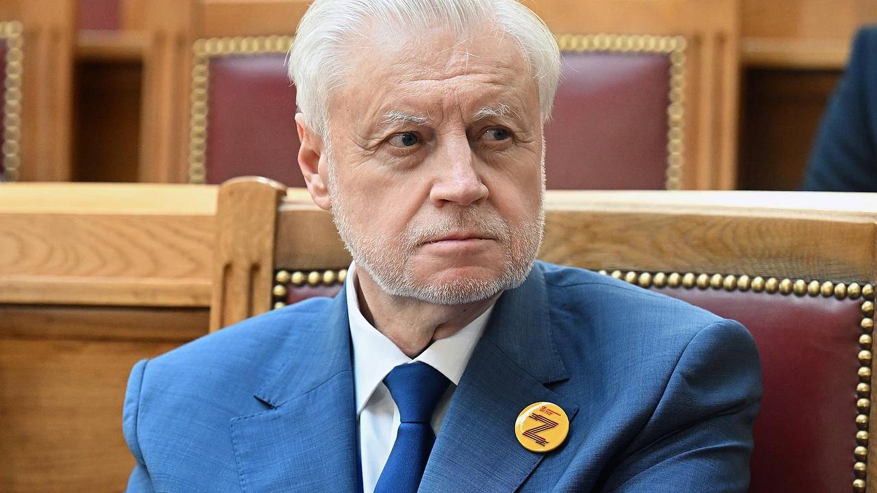 В России предложили выплачивать 13 зарплату к 1 мая В России предложили выплачивать 13 зарплату к 1 мая
