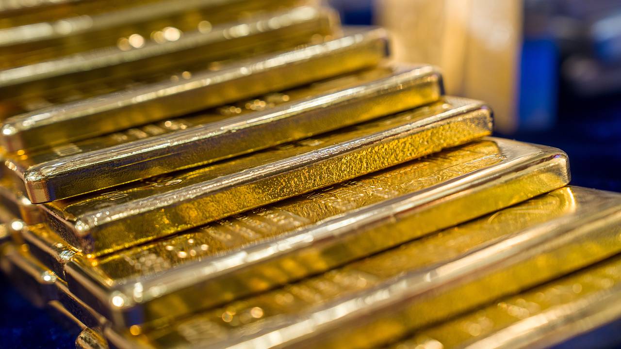 Россиянам запретили вывозить золото из страны