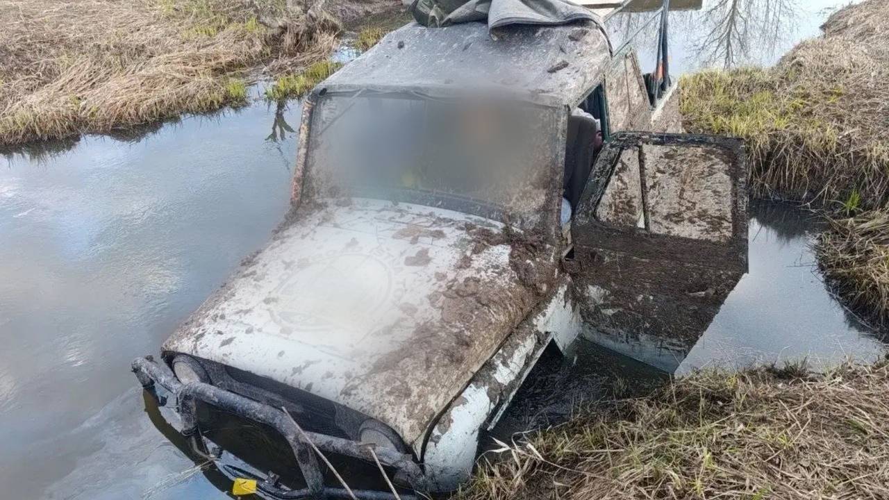 В автомобиле под Москвой нашли тела троих мужчин