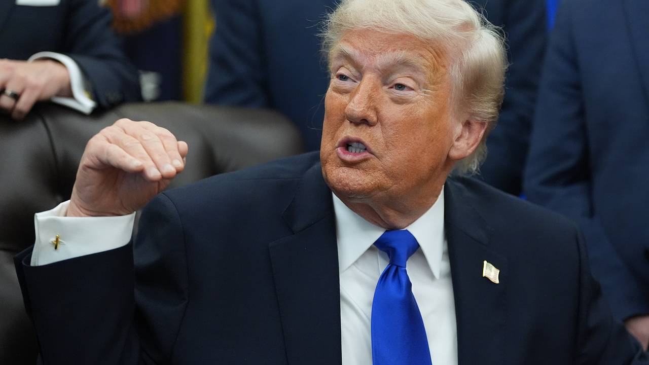 В США заявили об «обрушении» президентства Трампа