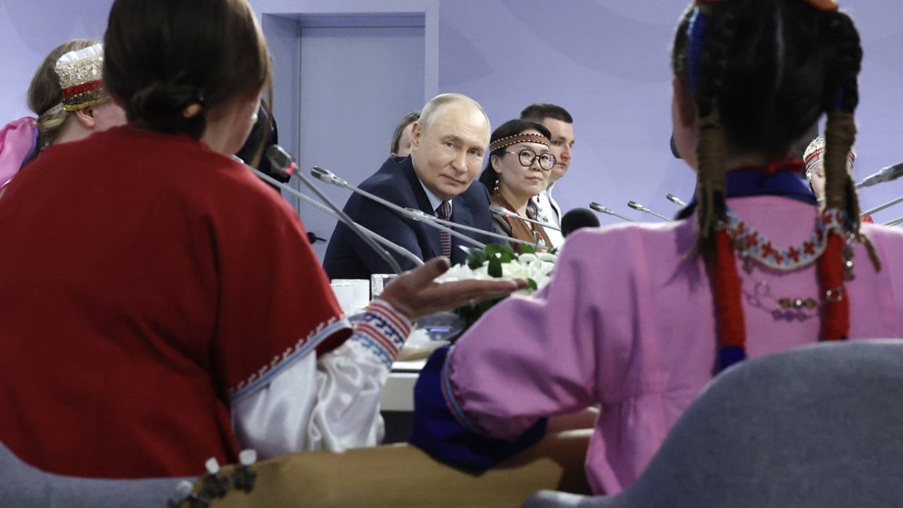 Участница встречи с Путиным объяснила казус после вопроса о кухне