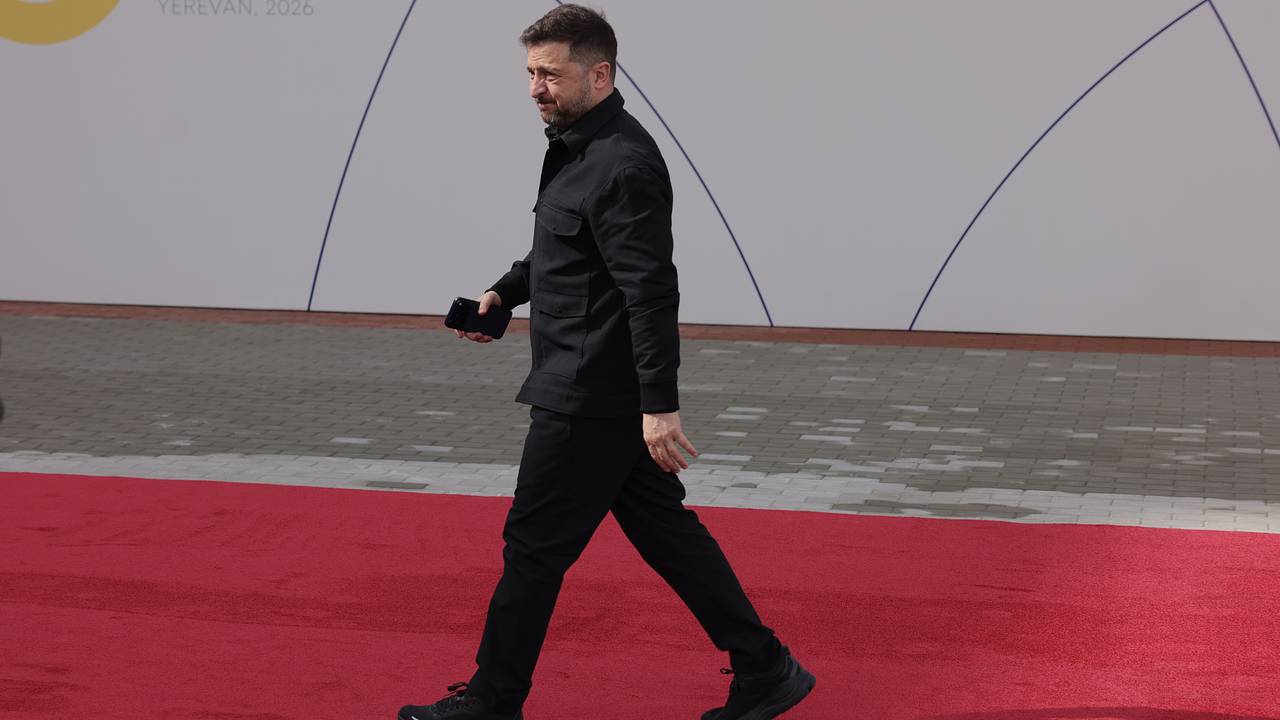Пашинян описал встречу с Зеленским двумя эмодзи