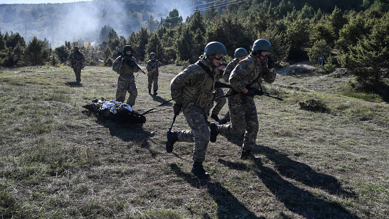Указ о призыве россиян на военные сборы попытались выдать за мобилизацию