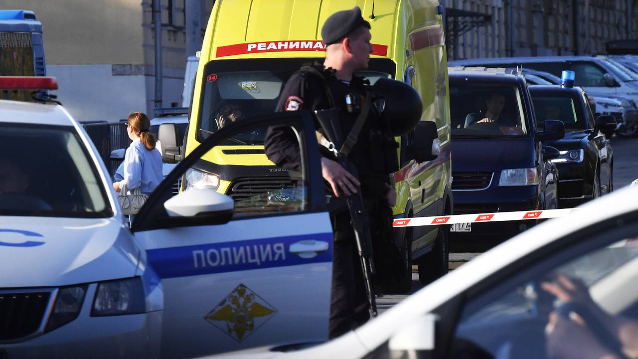 Неизвестный предмет взорвался в руках ребенка в российском городе