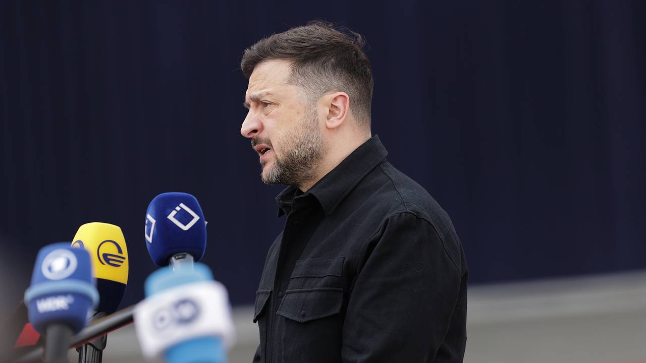 Стал известен язык переговоров Зеленского и Пашиняна Стал известен язык переговоров Зеленского и Пашиняна