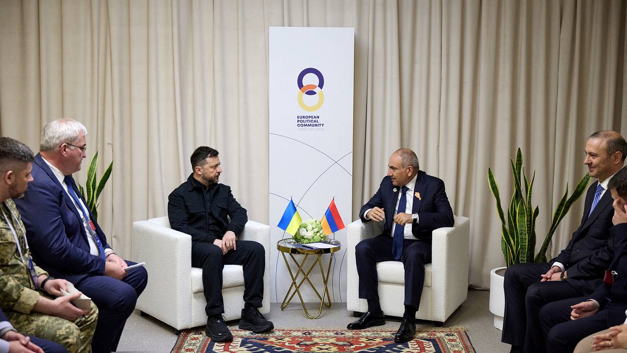 Саммит в Ереване назвали провалом и евросамоубийством