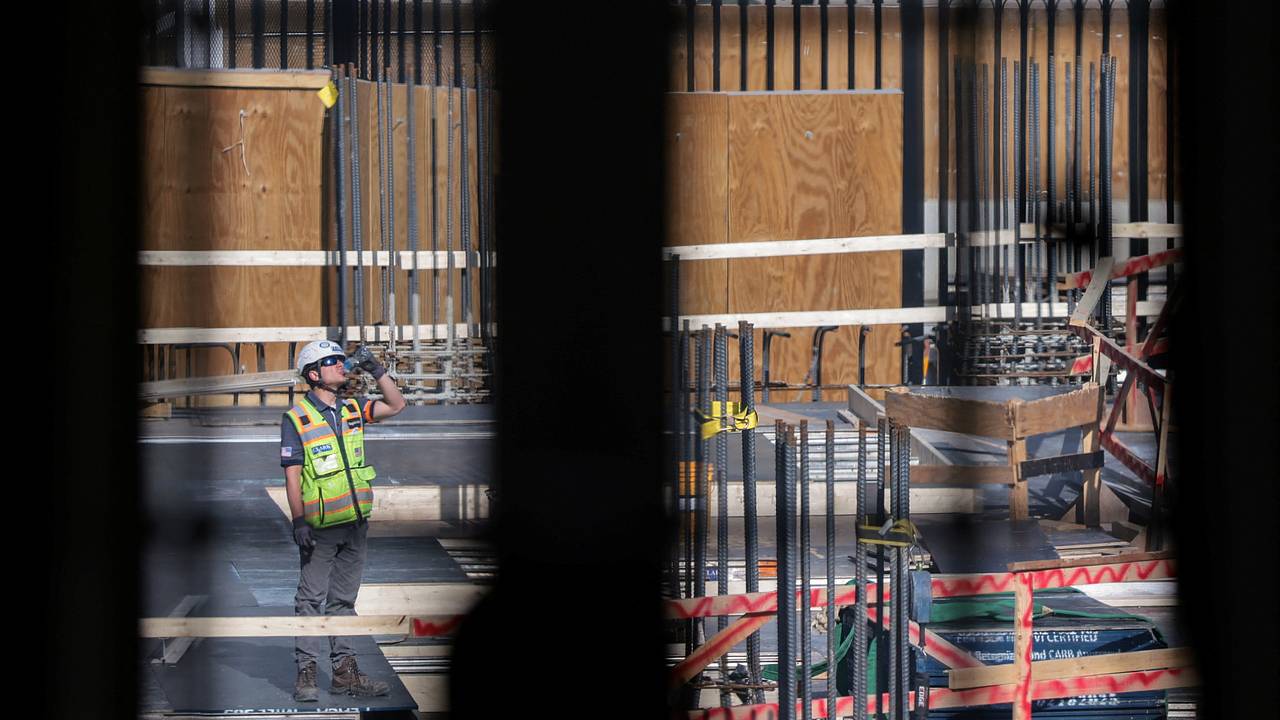 Белый дом США временно закрыли из-за стрельбы