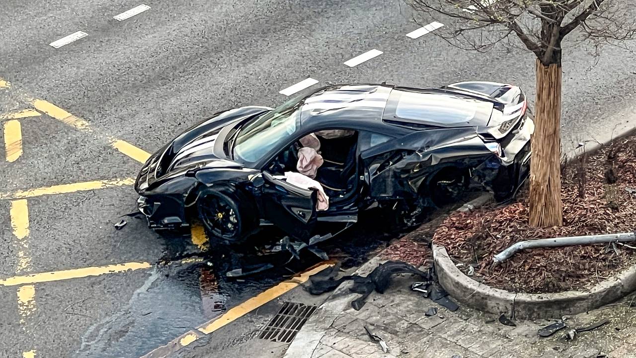 Возможность ремонта разбитой Ferrari популярного рэпера после аварии оценили Возможность ремонта разбитой Ferrari популярного рэпера после аварии оценили