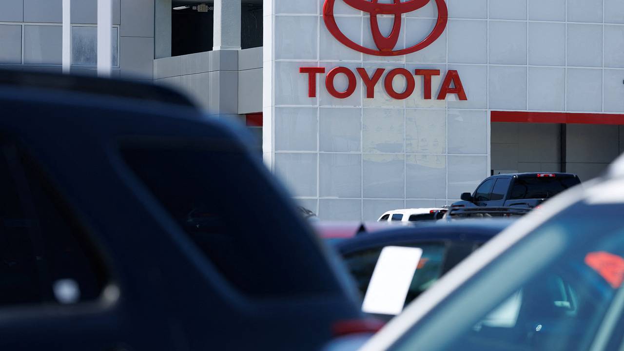Ушедший из России автоконцерн подал в суд на дилера Ушедший из России автоконцерн подал в суд на дилера