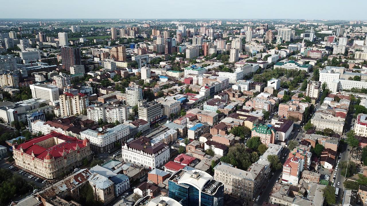 Жители российского города пожаловались на коричневую жижу