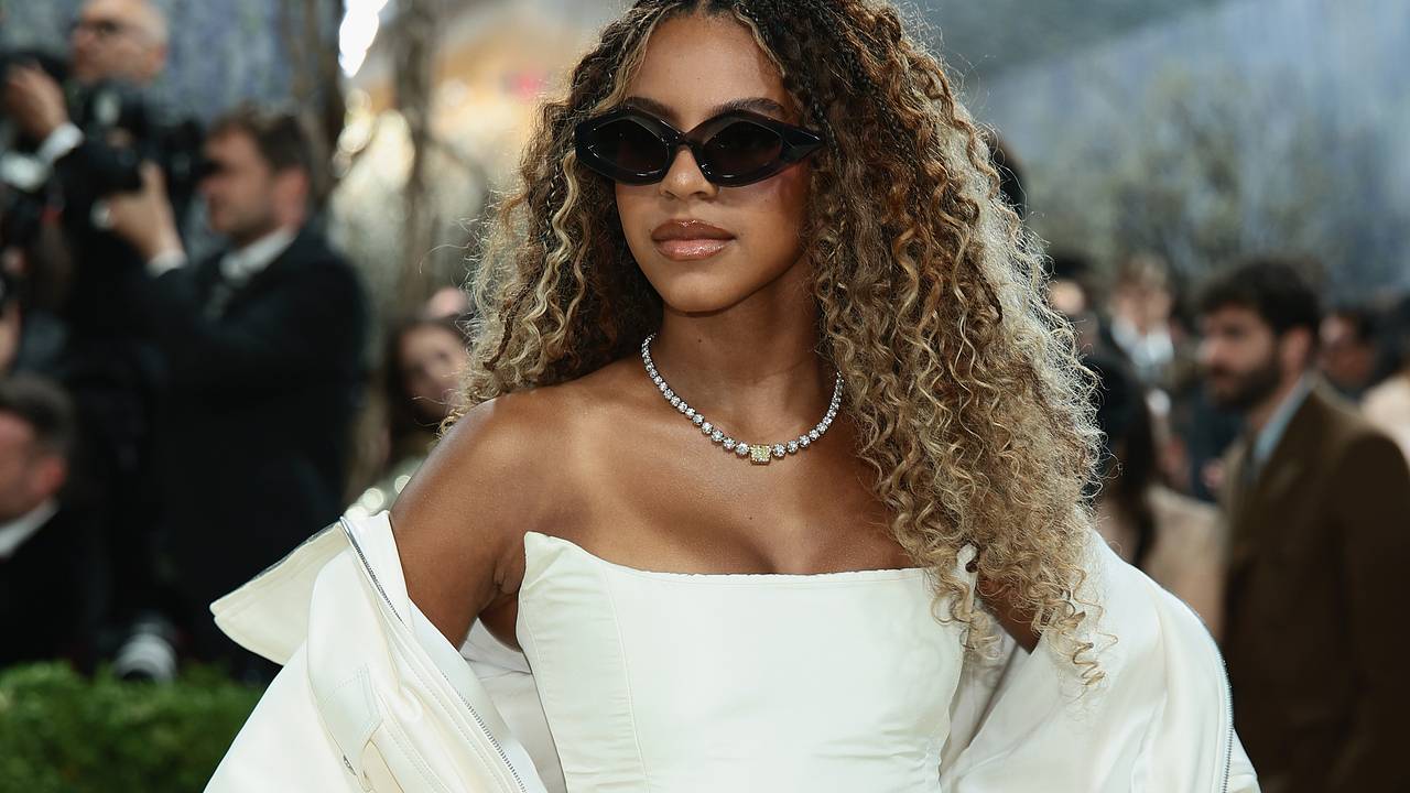 Раскрыты детали бриллиантового колье 14-летней дочери Бейонсе на Met Gala Раскрыты детали бриллиантового колье 14-летней дочери Бейонсе на Met Gala