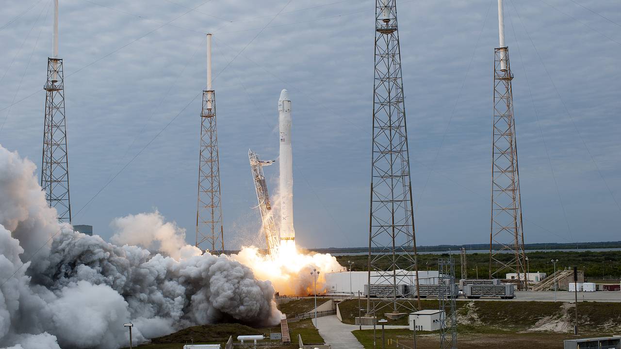 НАСА запустит Dragon к МКС 12 мая