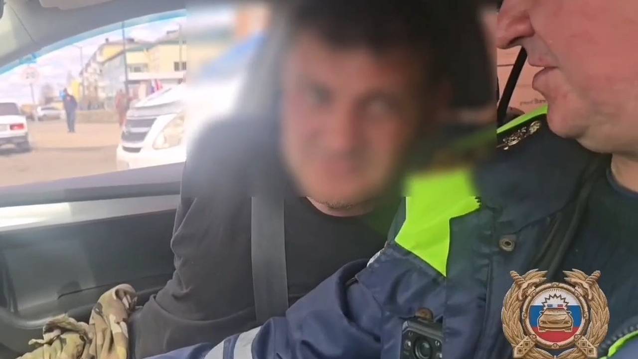 Пойманный полицейскими россиянин заговорил на придуманном языке Пойманный полицейскими россиянин заговорил на придуманном языке