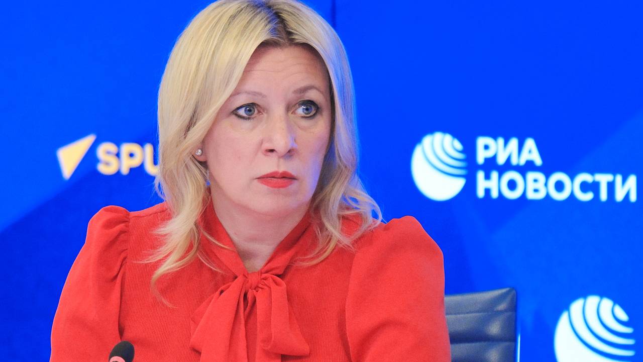 Захарова призвала весь мир услышать предупреждение России Зеленскому
