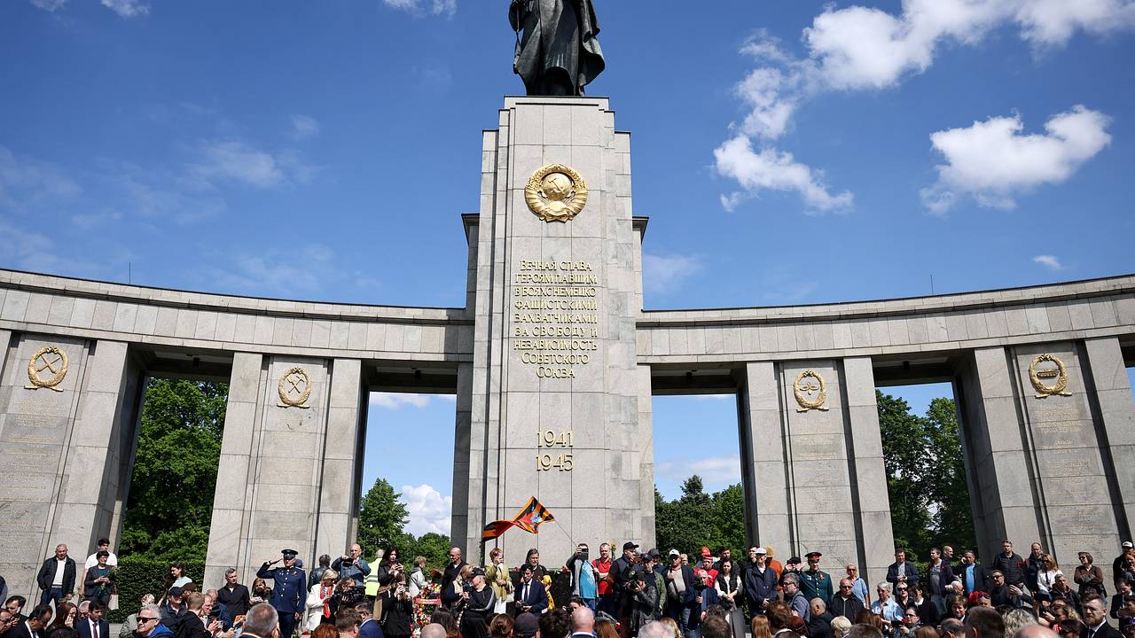 В Берлине на праздновании Дня Победы задержали больше 40 человек В Берлине на праздновании Дня Победы задержали больше 40 человек