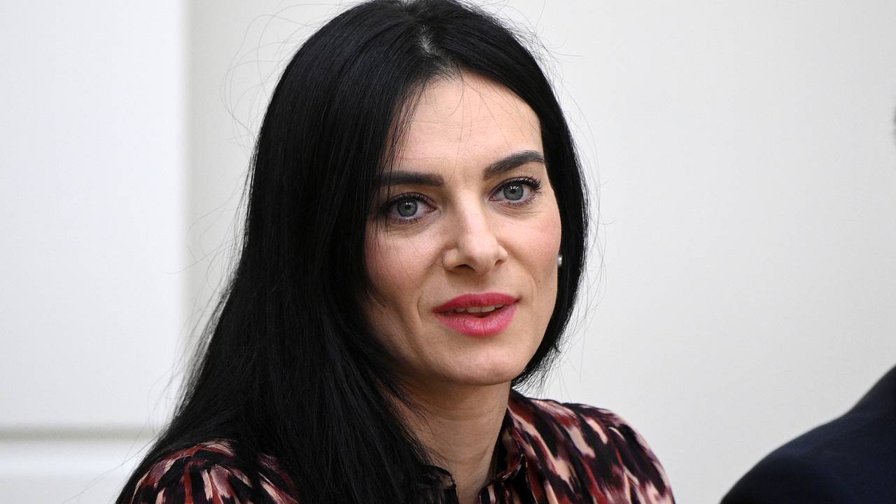Роднина выразила свое отношение к уехавшей из России Исинбаевой