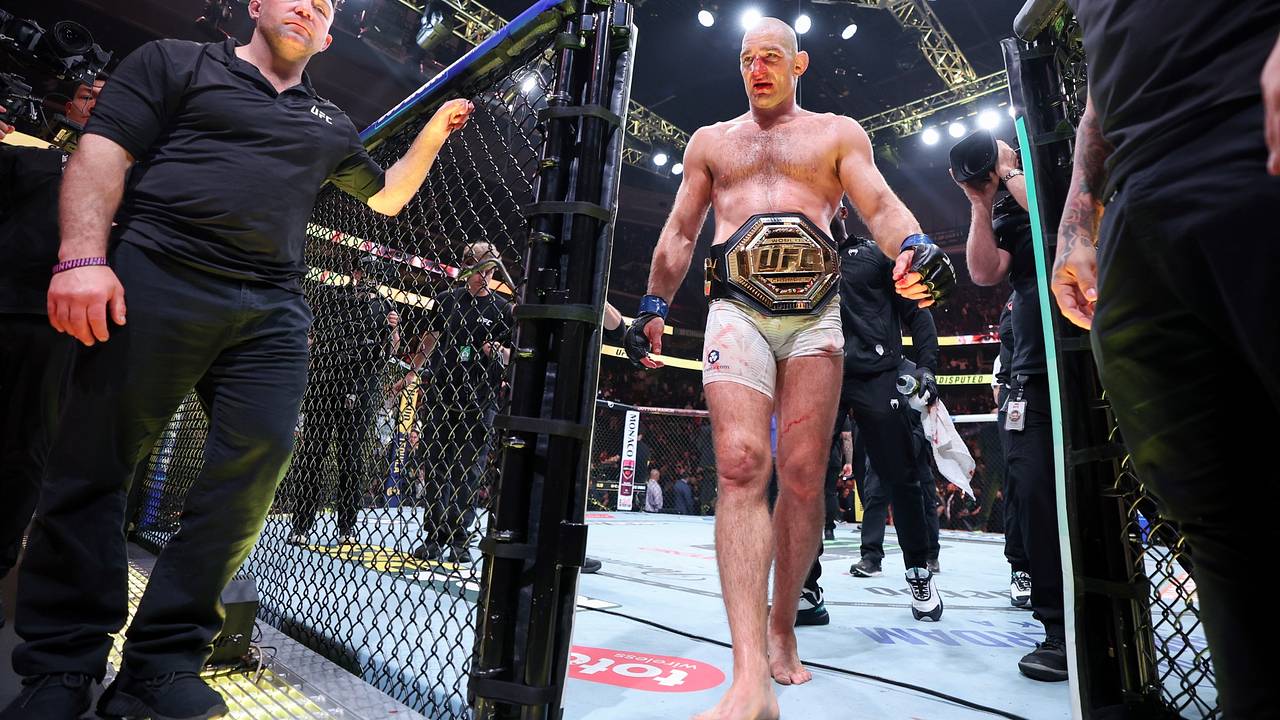 Шлеменко оценил справедливость победы Стрикленда над Чимаевым