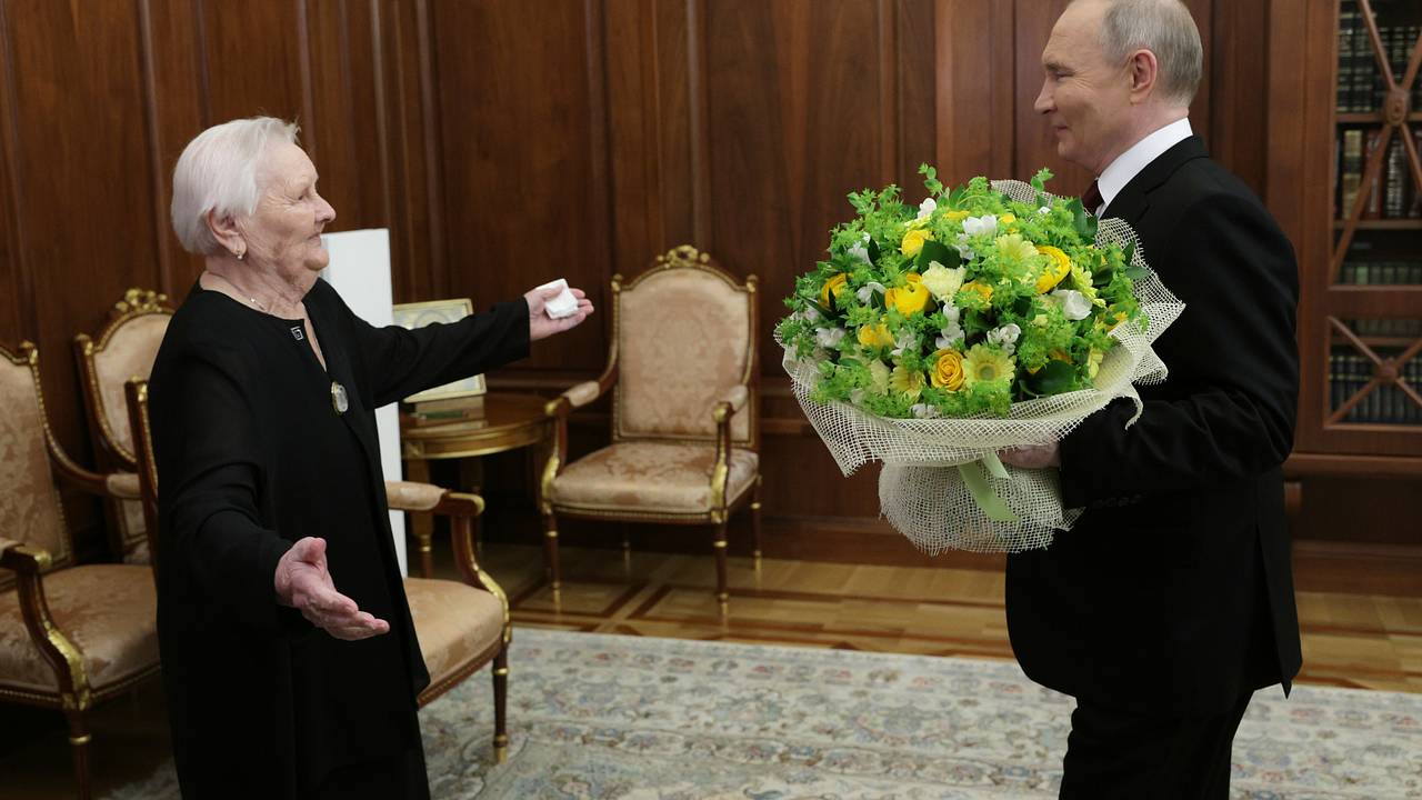 Учительница Путина рассказала о школьных годах президента