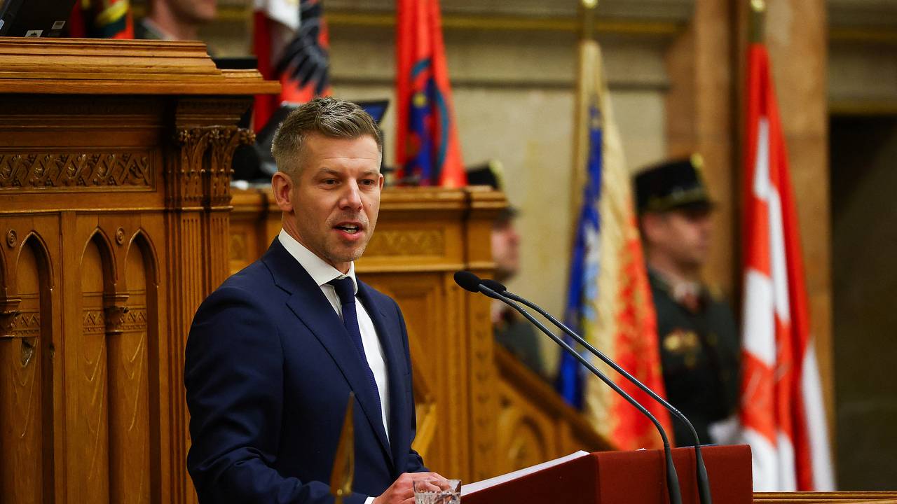 Новый премьер Венгрии удивил выбором служебной машины