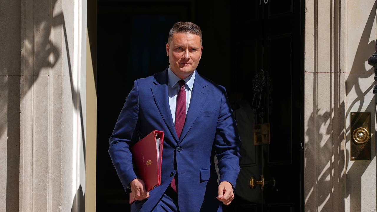 Британский министр решил сместить Стармера